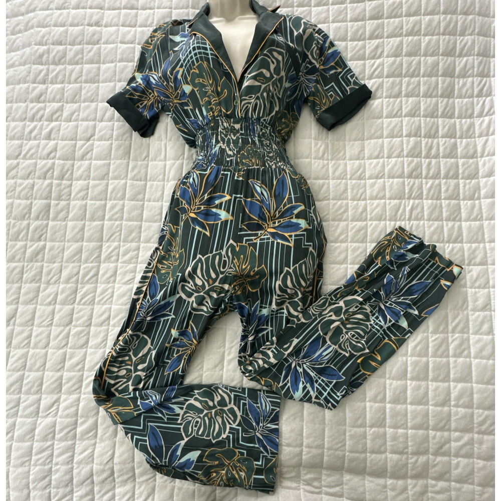 Floral Print Short-Sleeve Jumpsuit in Forest Green